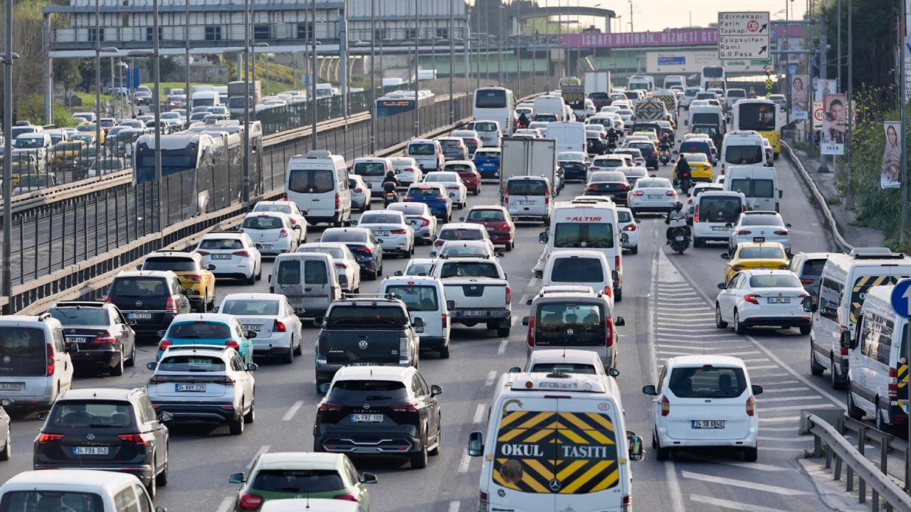 Ara tatilin ardından İstanbul’da trafik yoğunluğu yaşandı