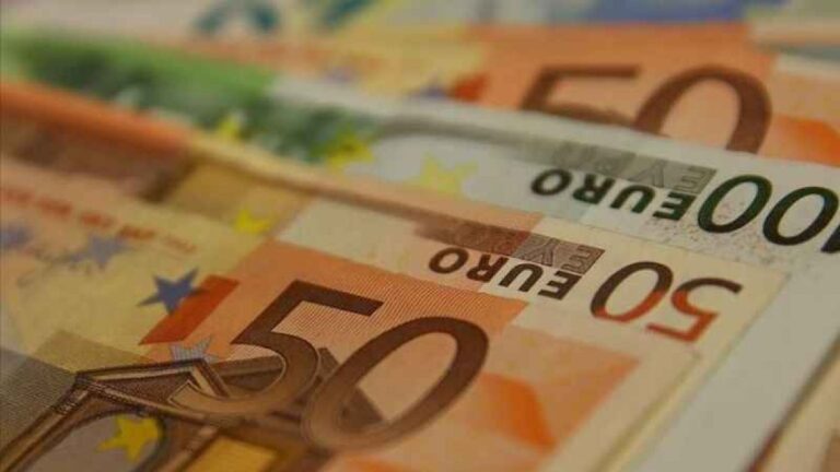 dolar-ve-euro-nereye-gidiyor-serbest-piyasada-son-durum-ne-CRL55Lpb.jpg