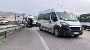 bursada minibus yaya carpti yasli adam agir yarali hQ99exzY.jpg