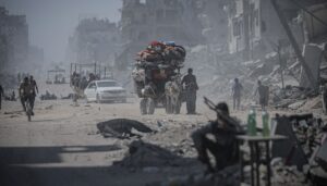 israil askerleri gazzede evini kontrol eden filistinliyi katletti nsBL7ITP.jpg
